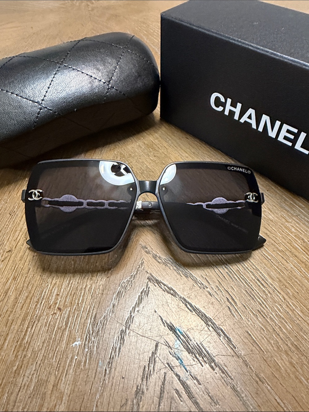 CHANEL Black Square Sunglasses with Silver CC Temples - Picture 3 of 9